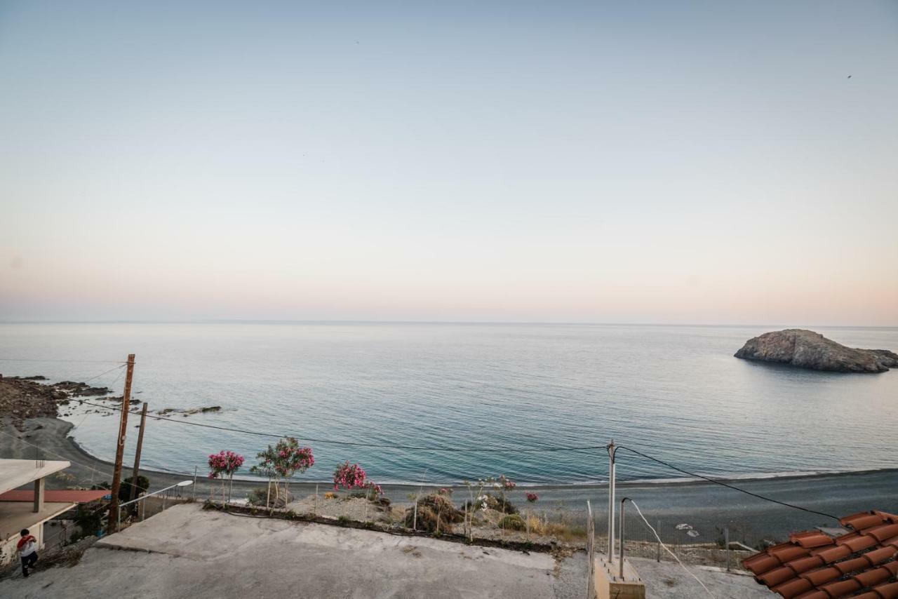 Beach View Kaloi Limenes Exterior foto