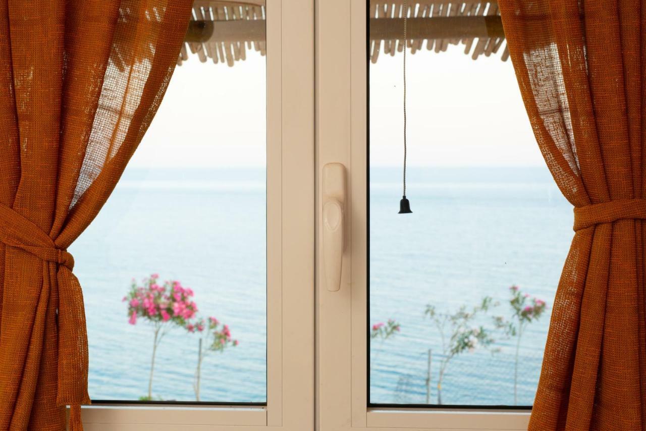 Beach View Kaloi Limenes Exterior foto