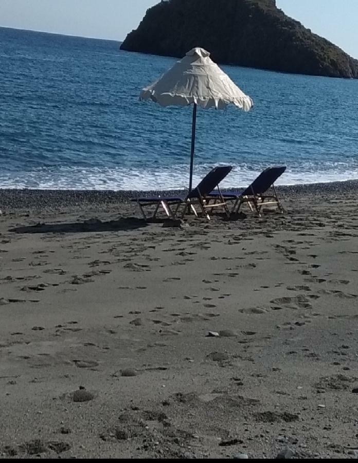 Beach View Kaloi Limenes Exterior foto